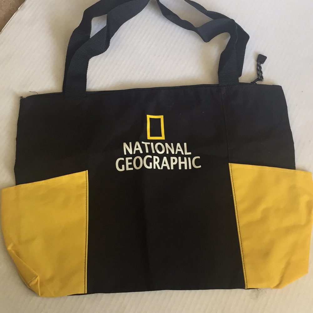 National Geographic zip-up tote w/2 bottle holders